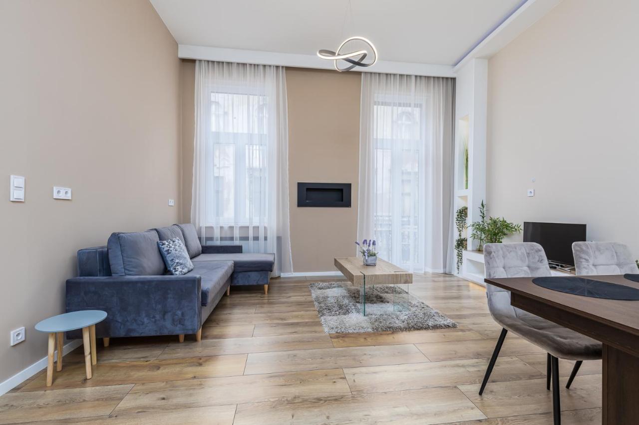 Csengery Deluxe Home With Balcony Budapešť Exteriér fotografie